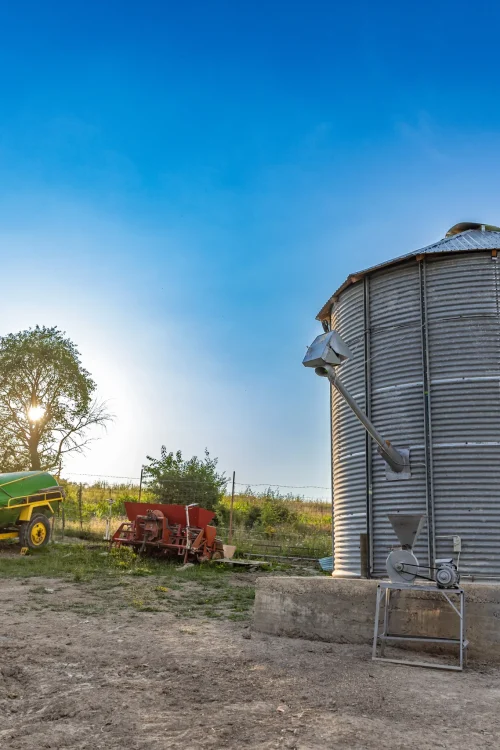 large-storage-silo-2025-02-22-06-16-56-utc